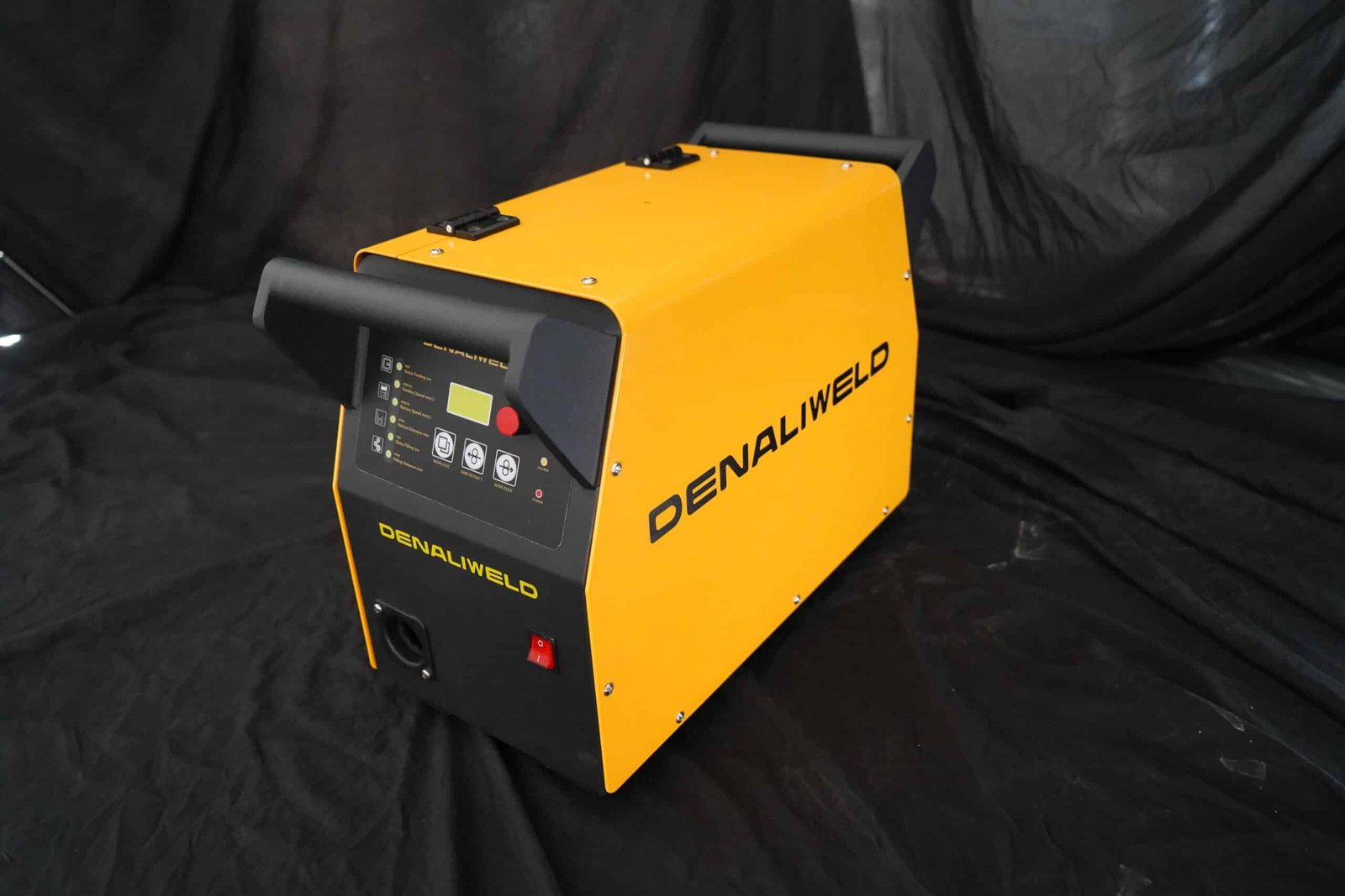 DENALIWELD LASER 2000W 3 IN 1 made in USA - Image 3