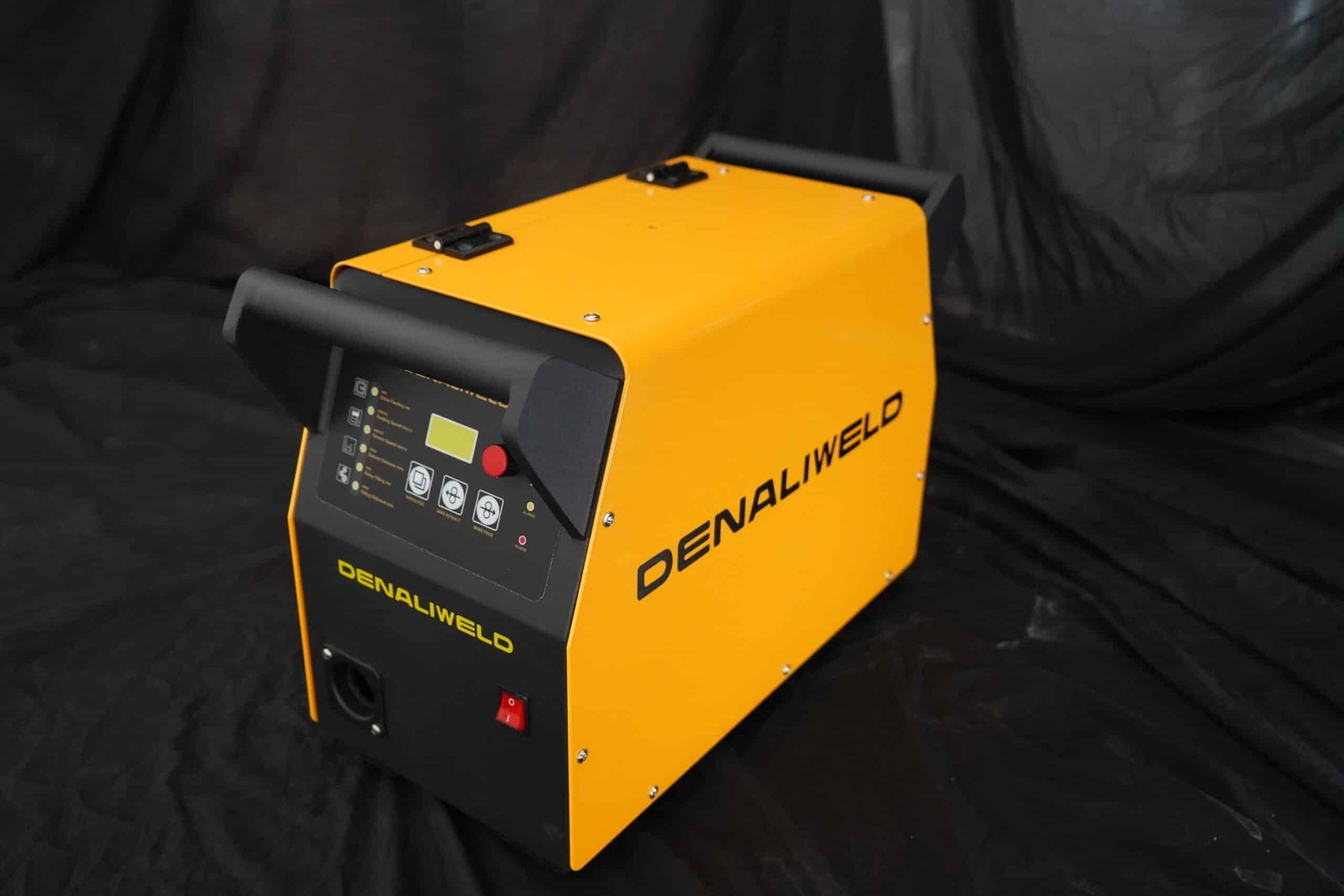 DENALIWELD LASER 2000W 3 IN 1 made in USA - Image 4